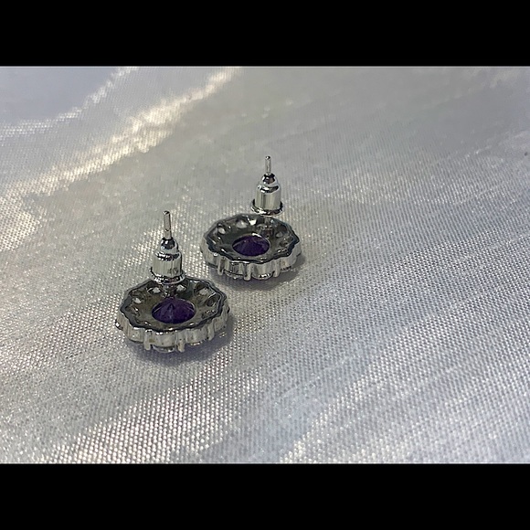 Amethyst Stud Earrings Flower February Birthstone - Picture 6 of 6